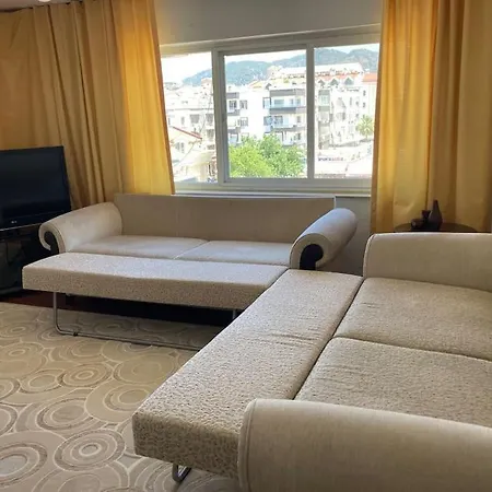 Sea View Flat By The Beach *